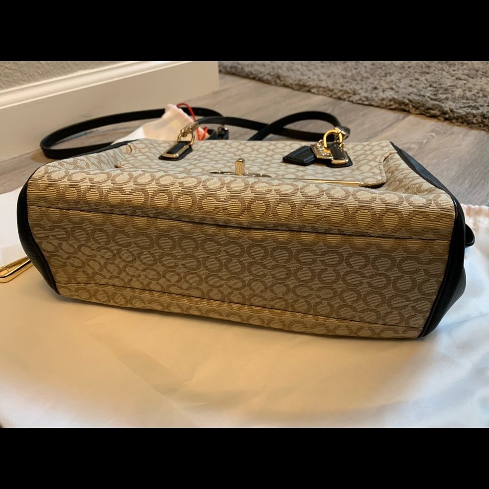 Coach Handbag - Picture 7 of 8